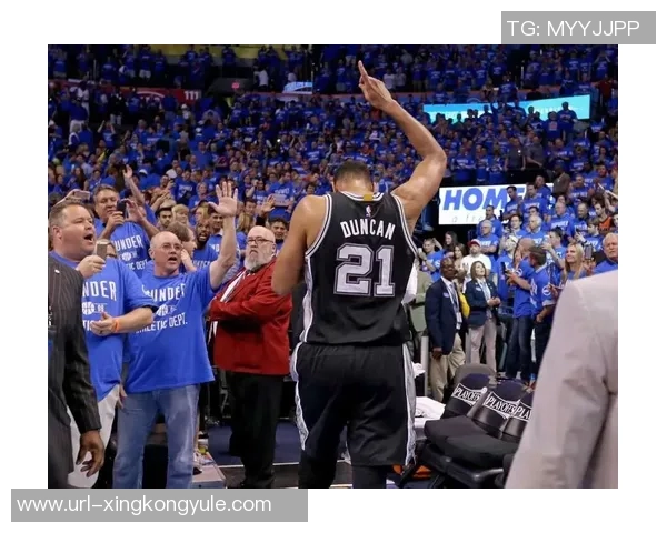 巴特勒盛赞库里：将球交给他后果然奇迹频现